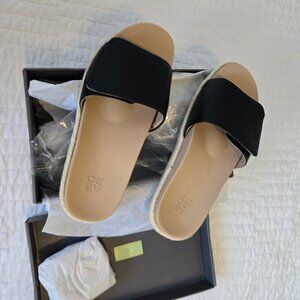 ABEO Women's Sandals Size 9.5 - Brand New!